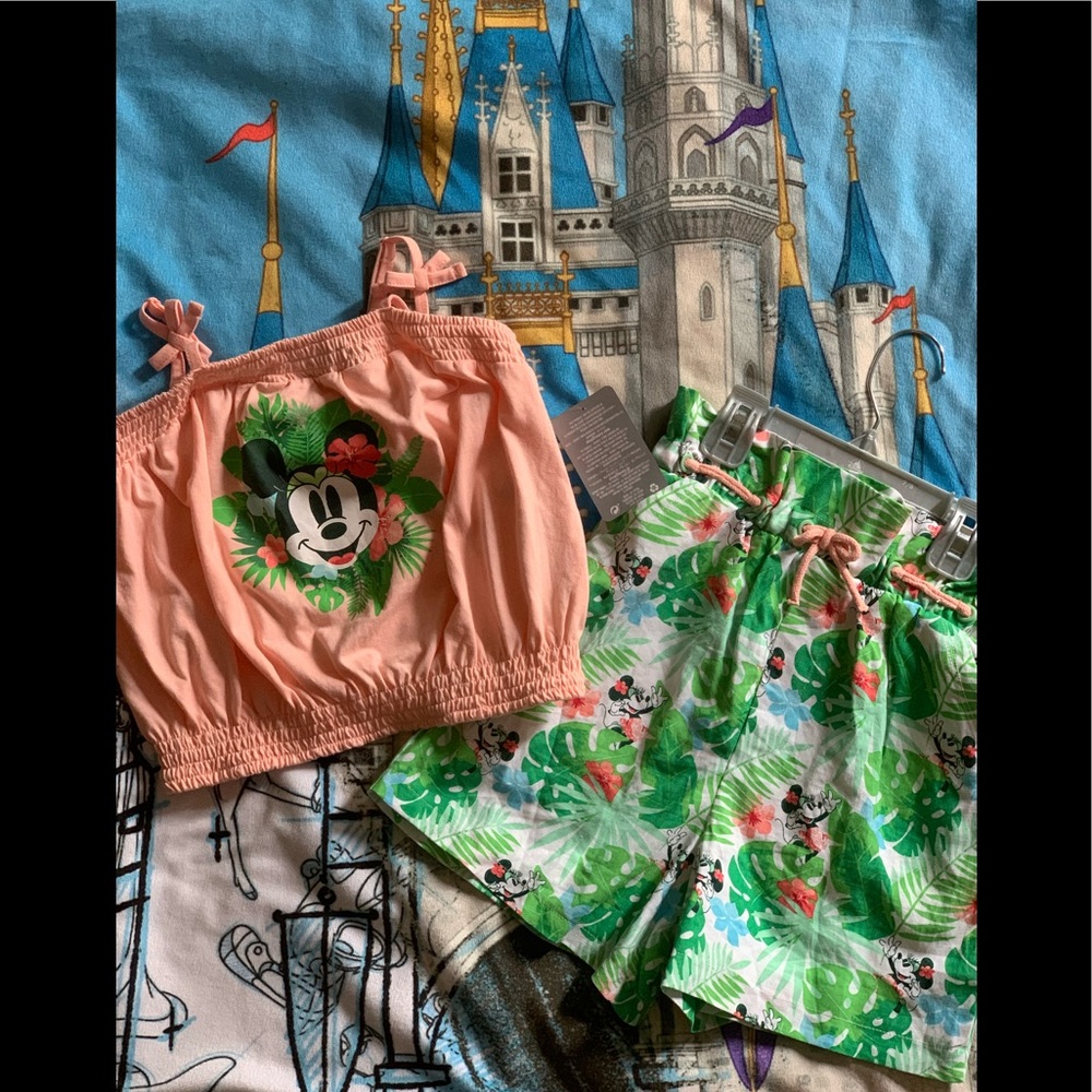 NWT - Minnie Mouse Tropical set girls. Size 7/8.